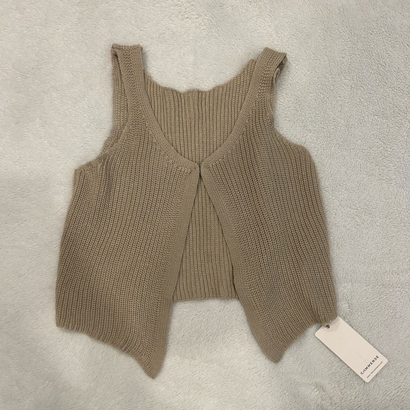 Classic hook and eye knit vest - Picture 4 of 7